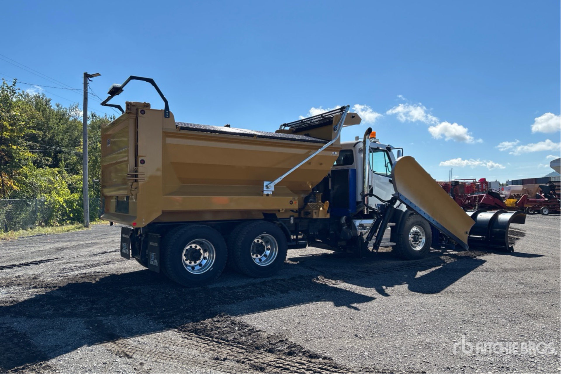 2025 Freightliner 114SD