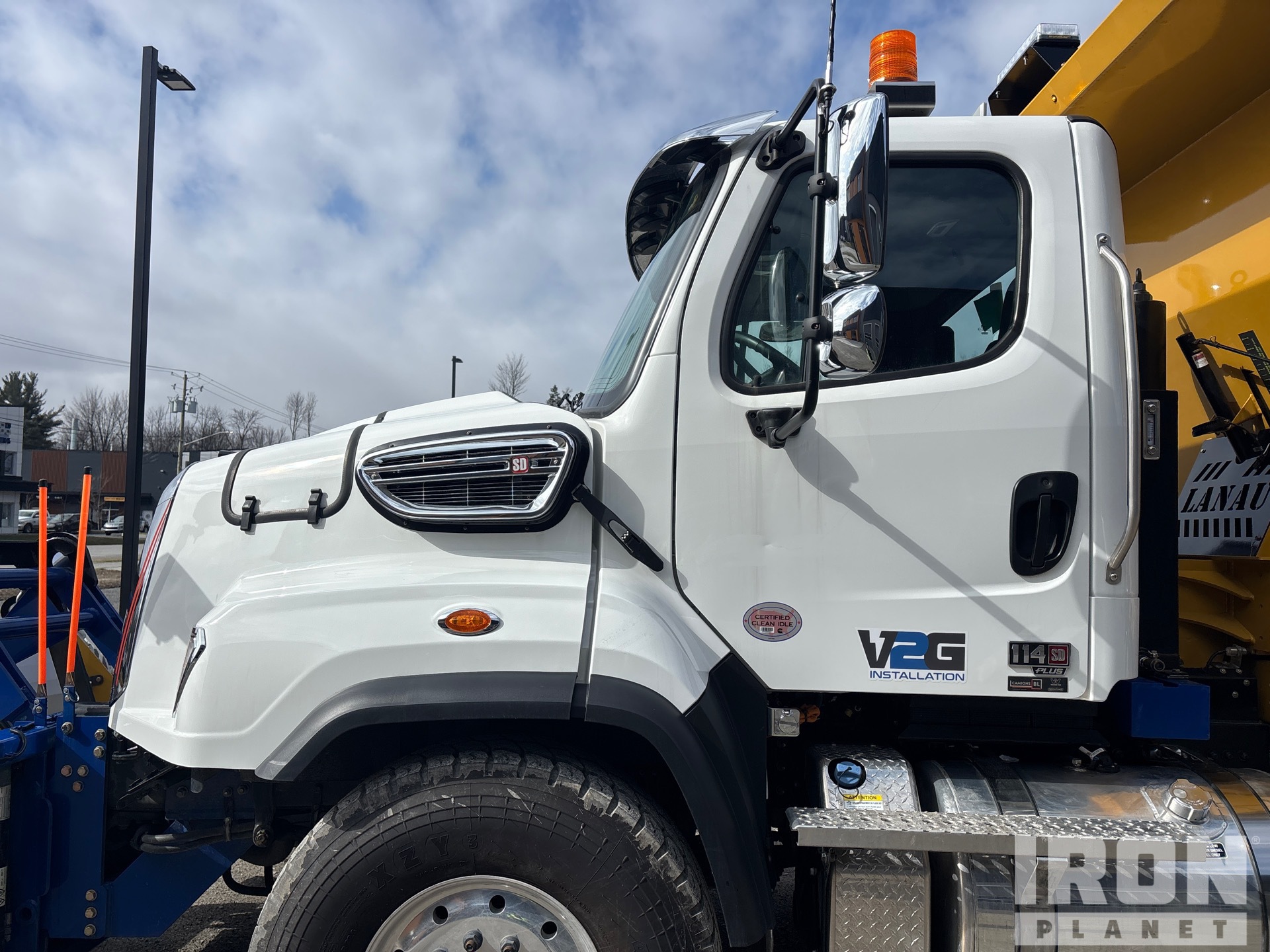 2025 Freightliner 114SD