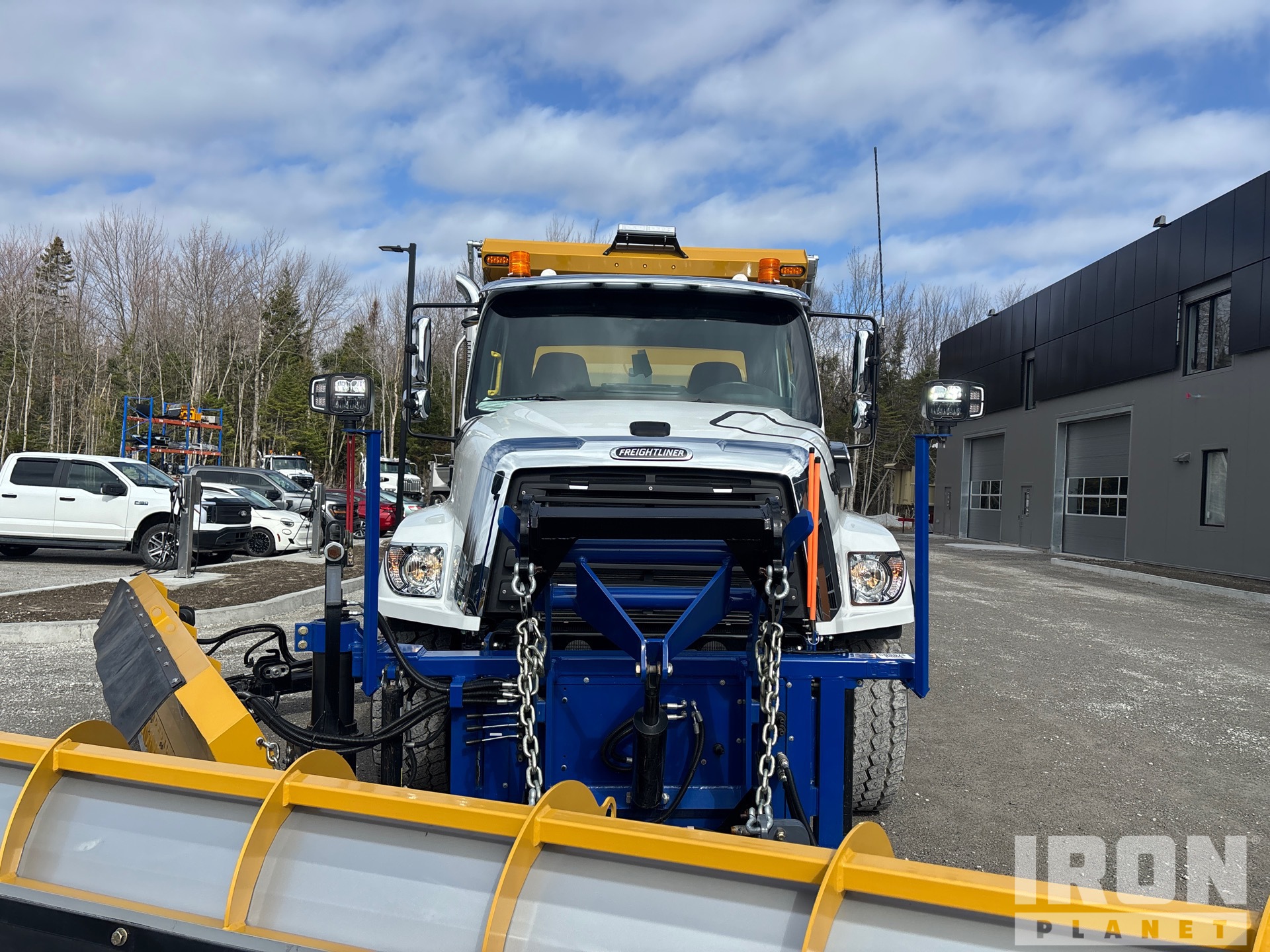 2025 Freightliner 114SD