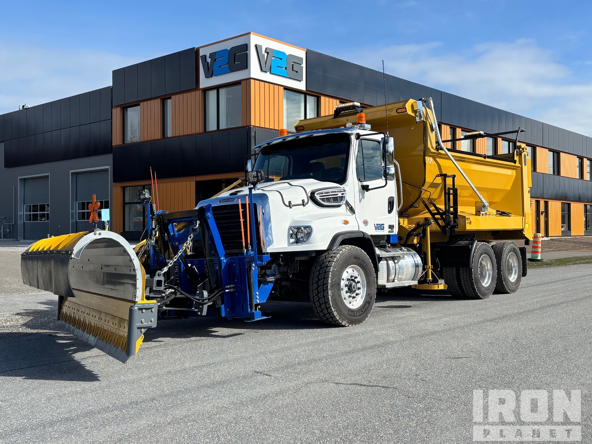 2025 Freightliner 114SD