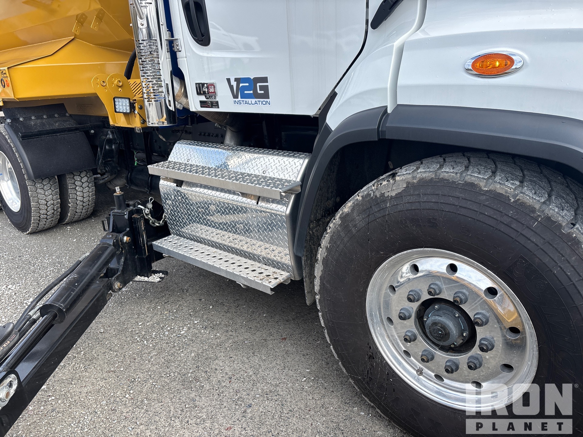 2025 Freightliner 114SD