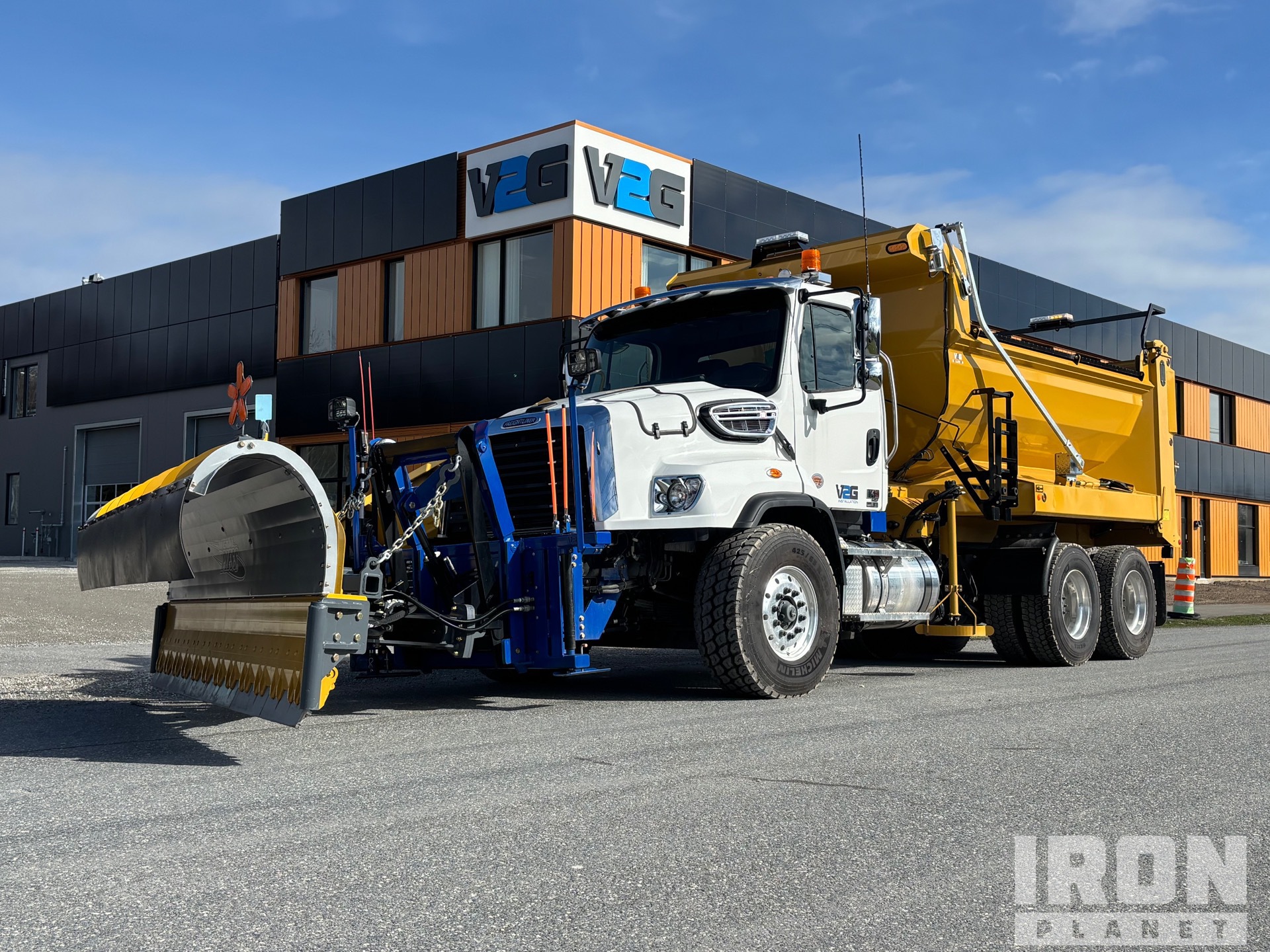 2025 Freightliner 114SD