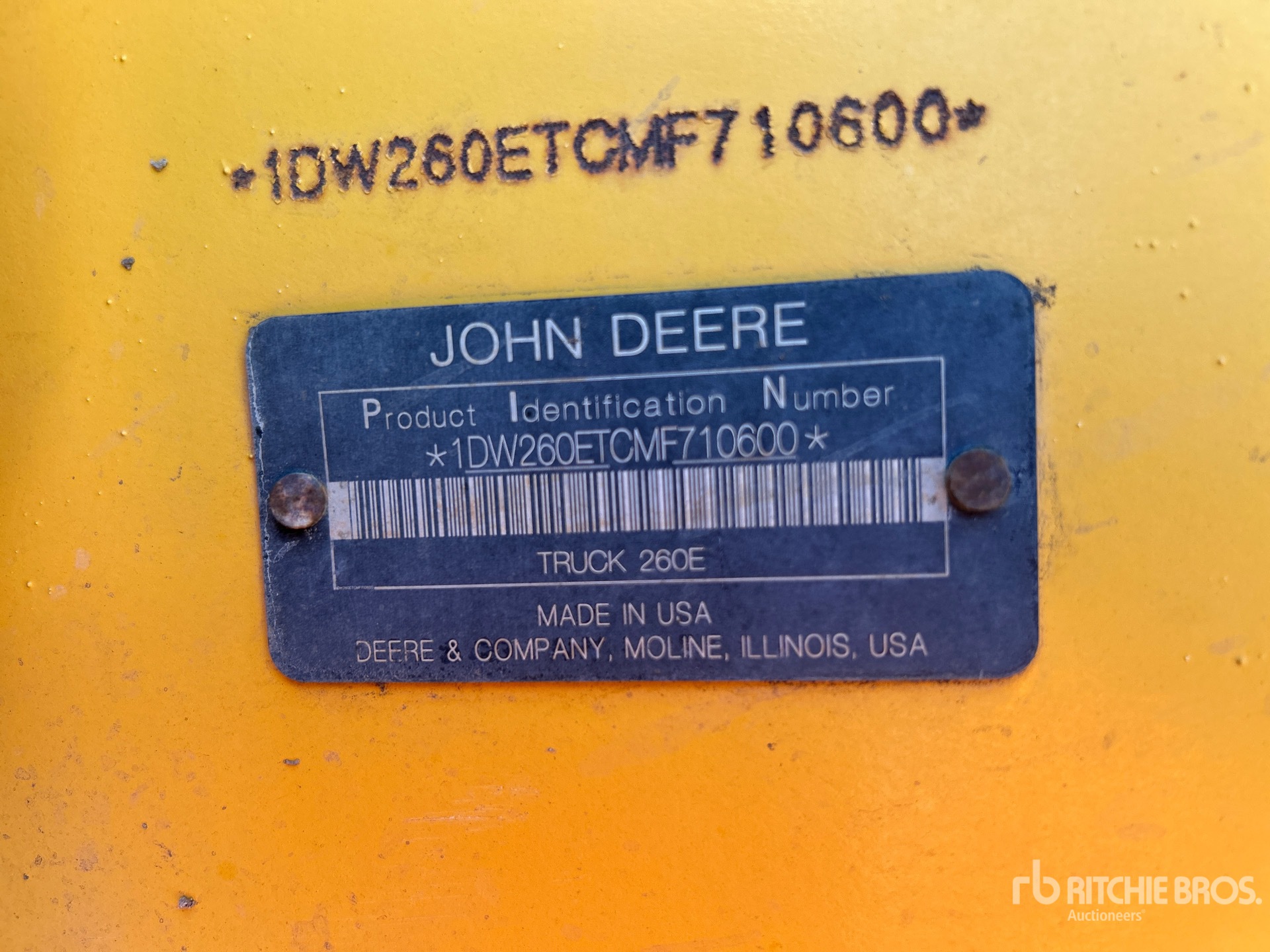 Photo of a 2021 John Deere 260E