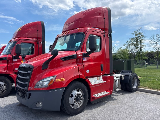 2019 Freightliner Cascadia 116 4x2 S/A Day Cab Truck Tractor 2019 Freightliner Cascadia 116 4x2 S/A Day Cab Truck Tractor