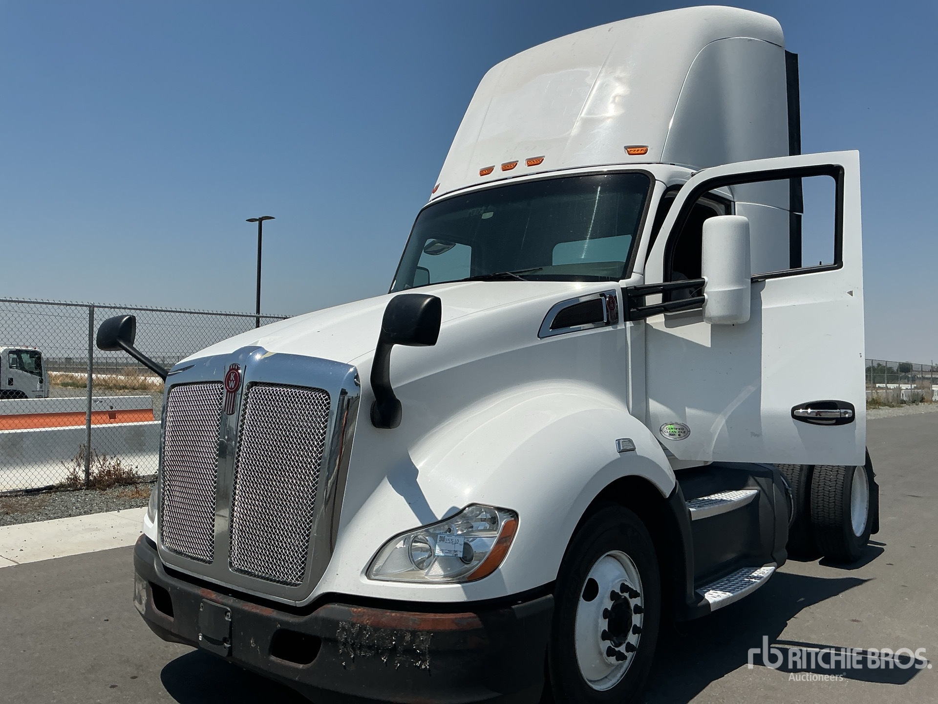 Photo of a 2017 Kenworth T-680
