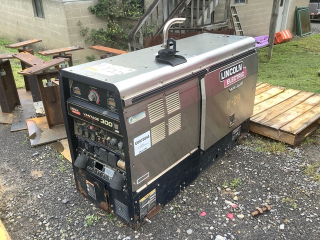 Lincoln Vantage 300 350 A Multi-Process Engine Driven Welder