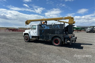 Pitman PC1032 on 1986 International 1954 4x2 Digger Derrick Truck