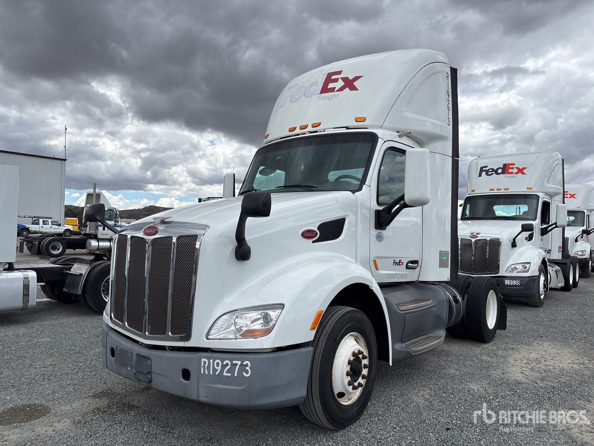 Photo of a 2017 Peterbilt 579