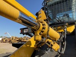 Hydraulics with Bucket Tilt Cylinders