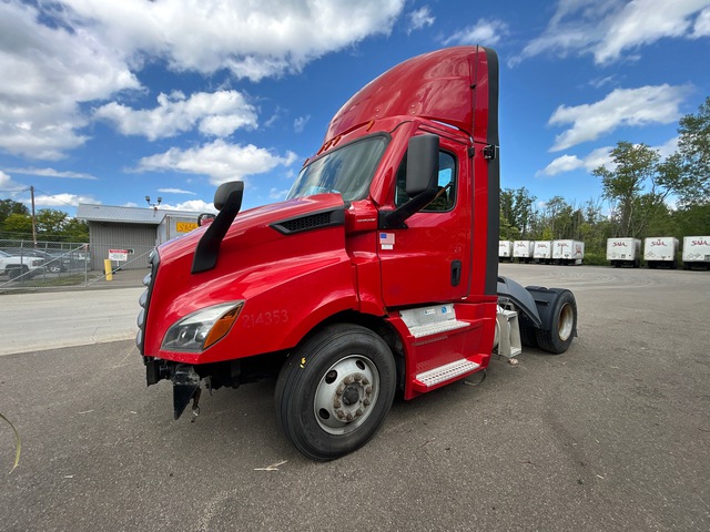 2021 Freightliner Cascadia 116 4x2 S/A Day Cab Truck Tractor (Inoperable) 2021 Freightliner Cascadia 116 4x2 S/A Day Cab Truck Tractor (Inoperable)