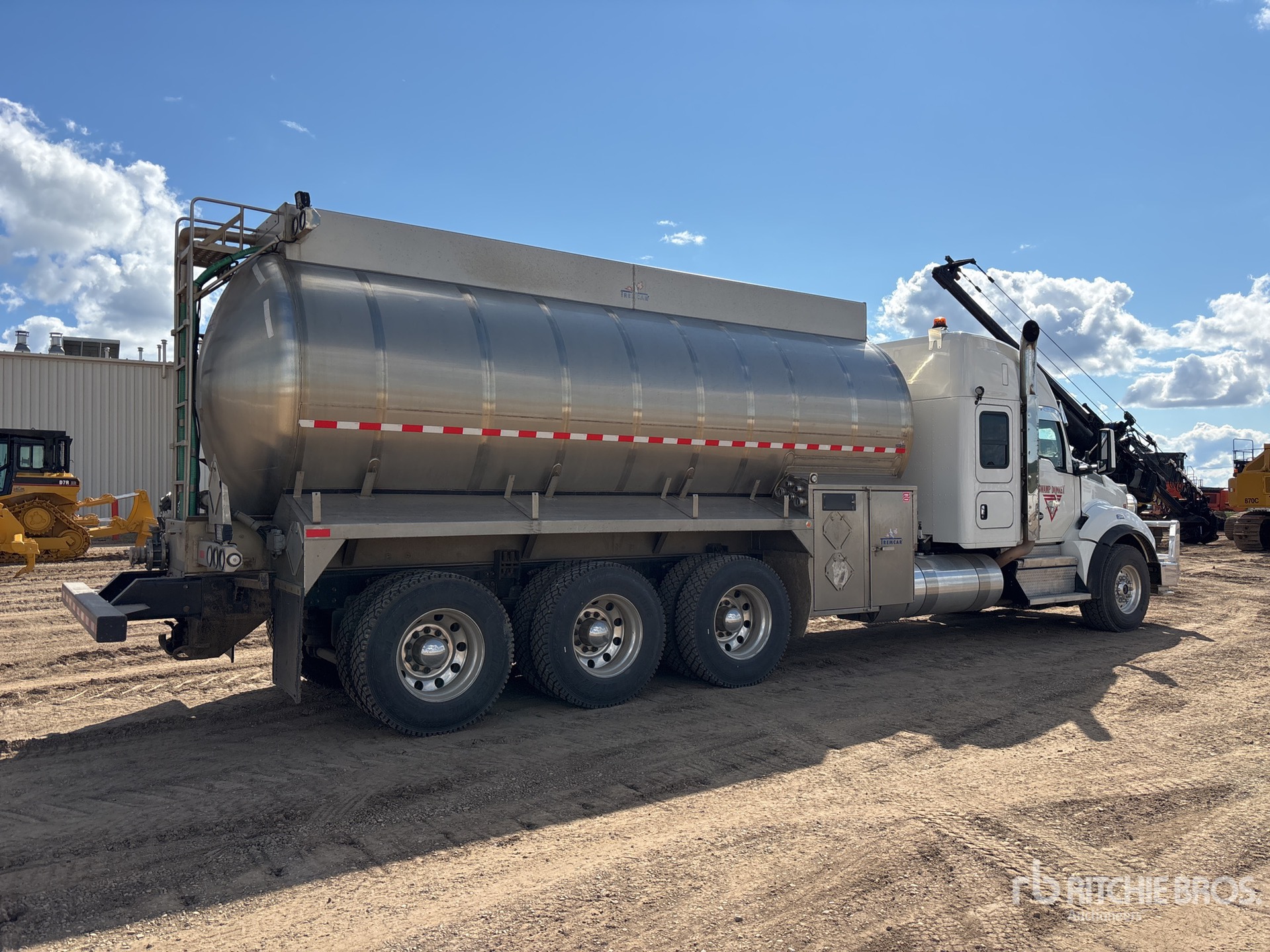 2025 Kenworth T880
