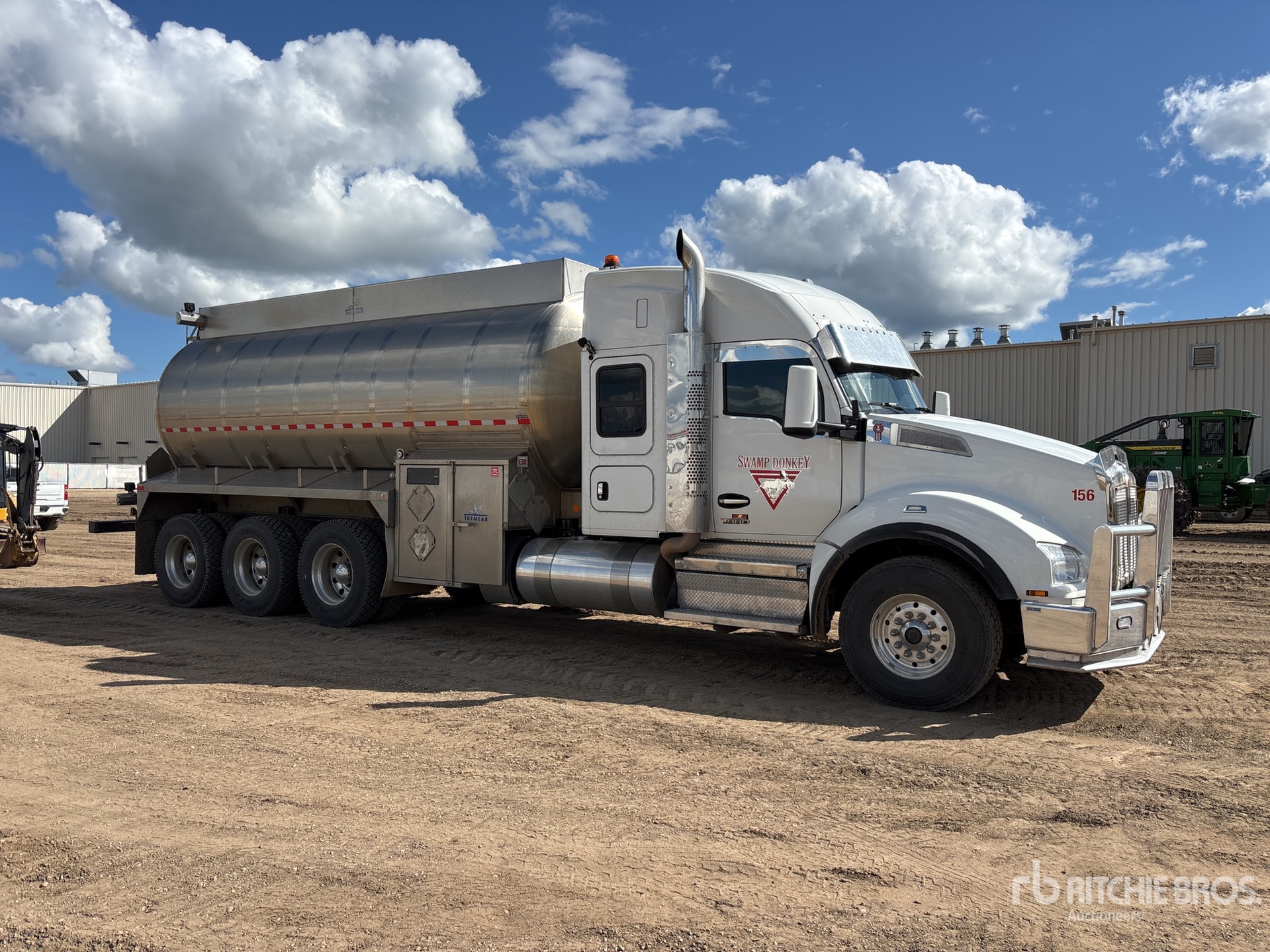 2025 Kenworth T880