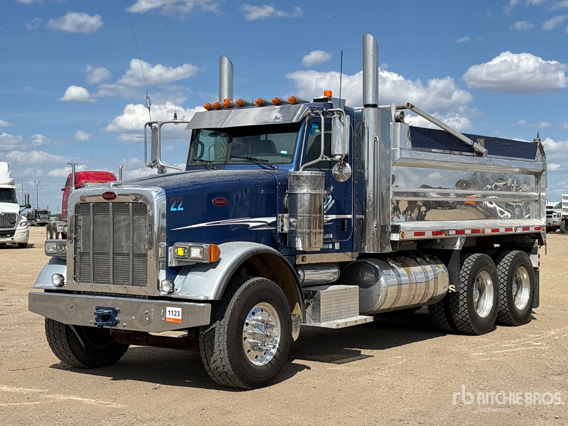 Photo of a 2010 Peterbilt 367