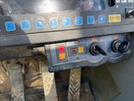 Upper Control Station with Luces de advertencia del motor