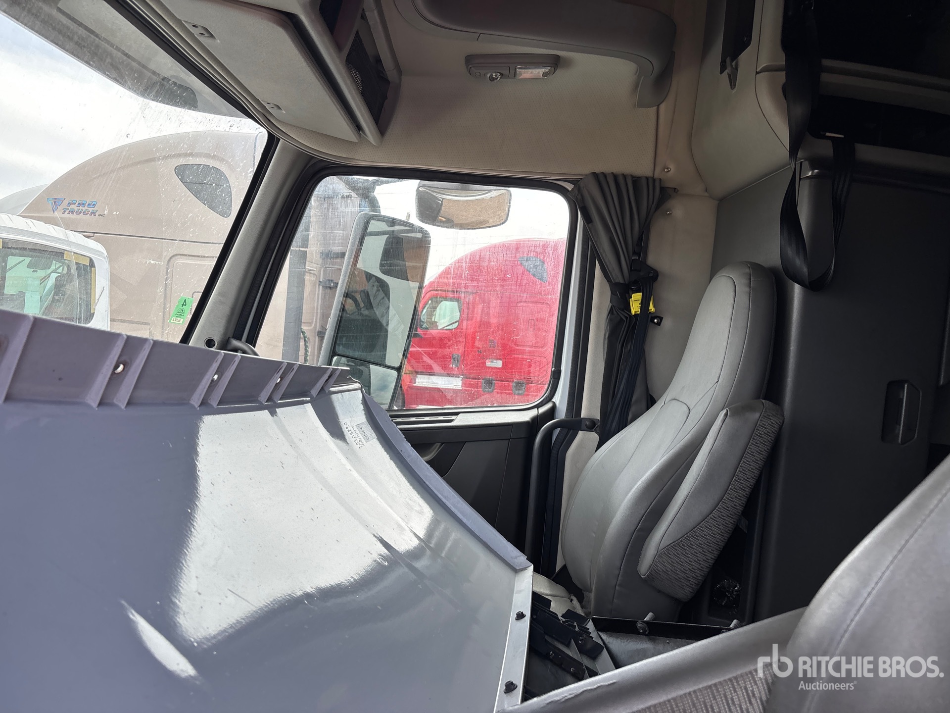 2022 Volvo VNL760