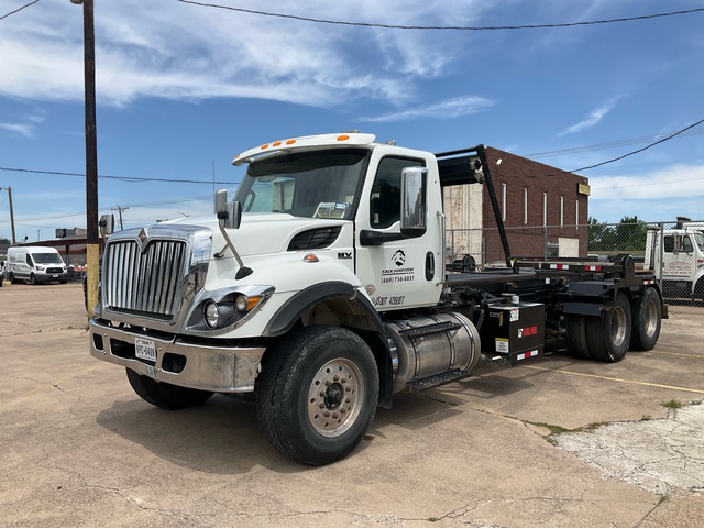 2022 International HV607 HV 6x4 Roll off truck Roll-Off Truck