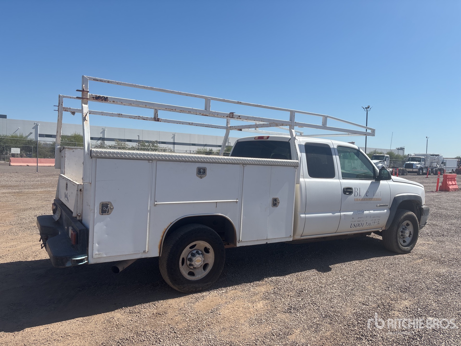 General Appearance with Picture, Right Rear Corner