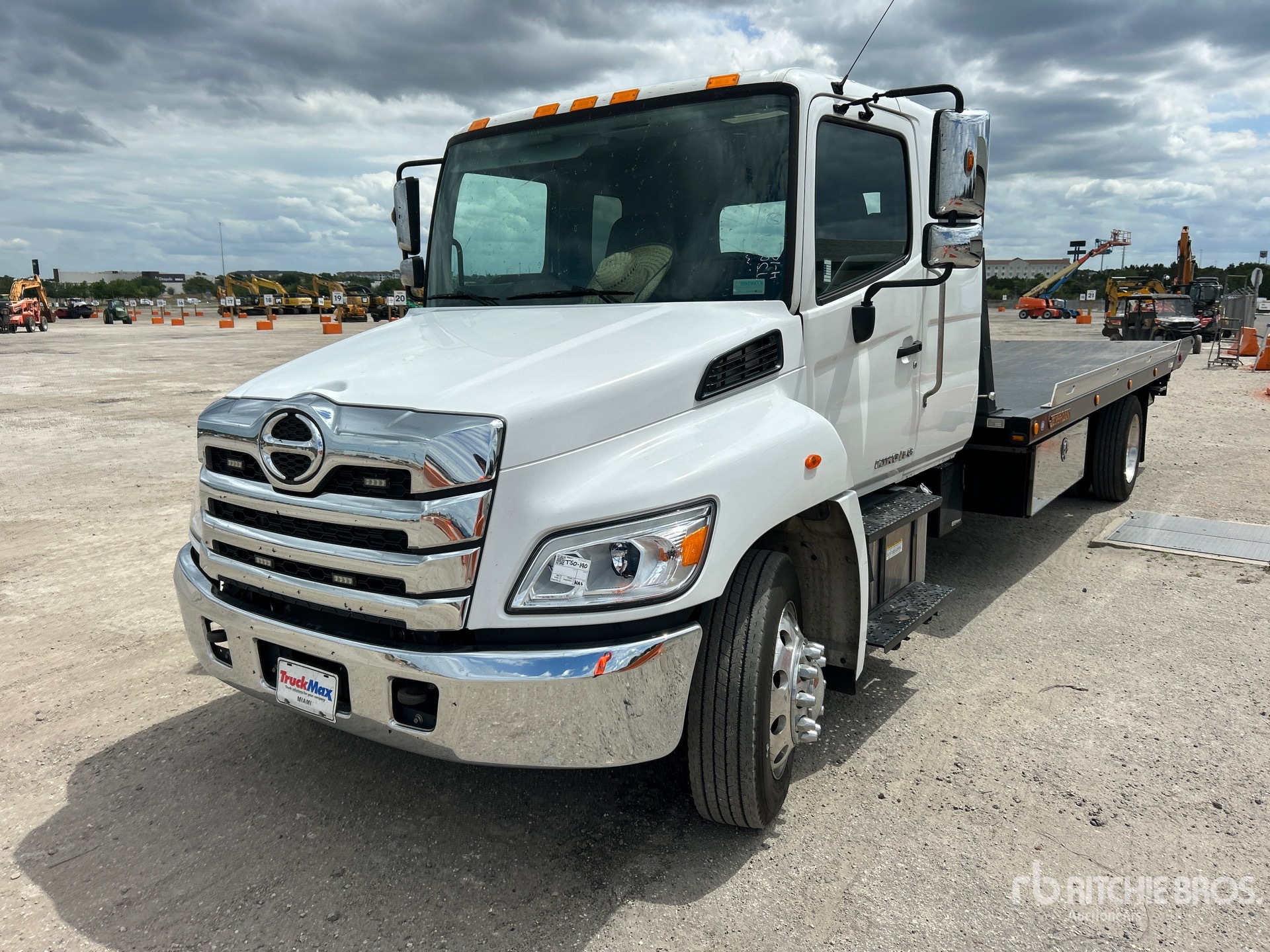 2024 Hino L7