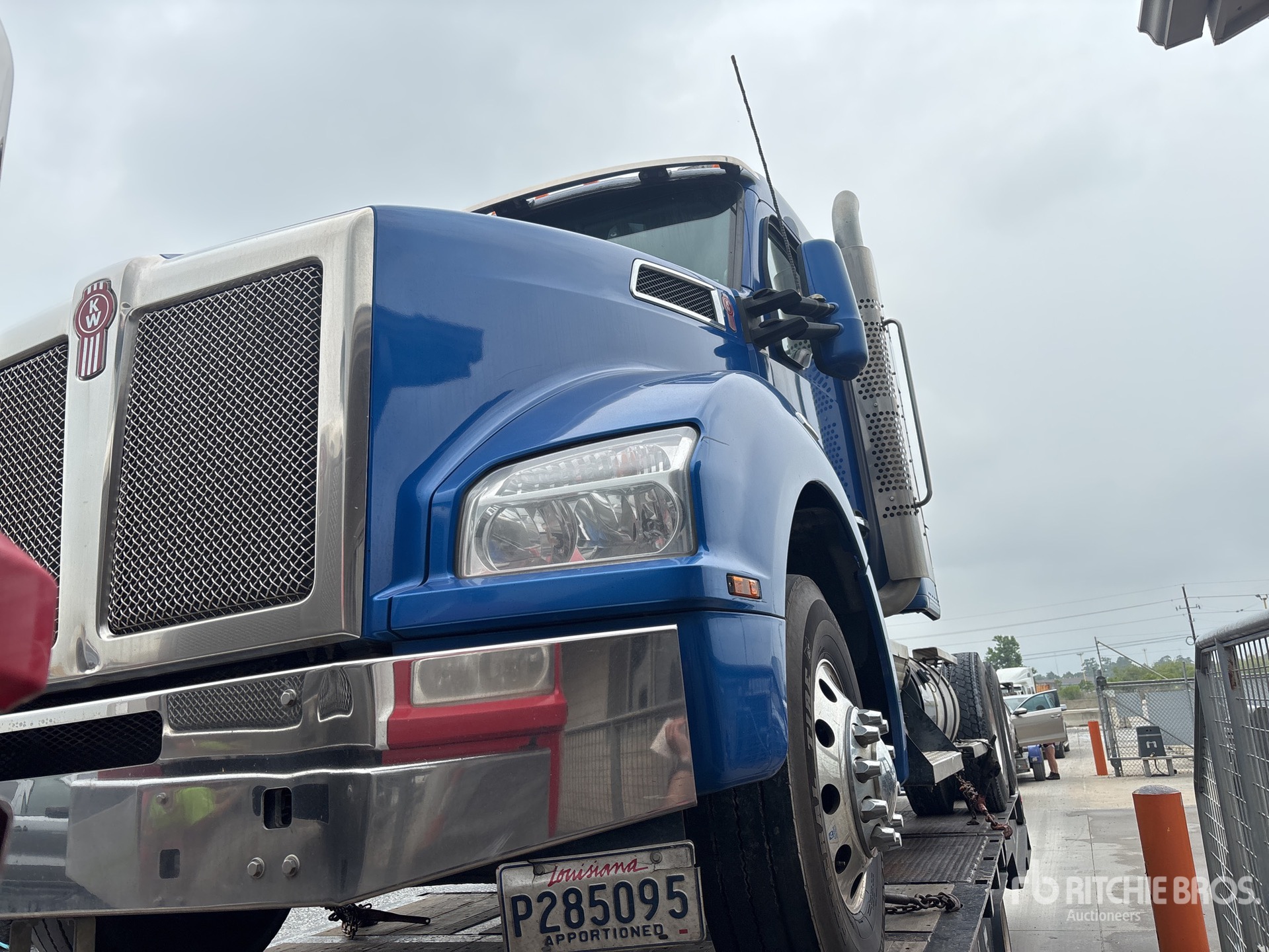 Photo of a 2020 Kenworth T880
