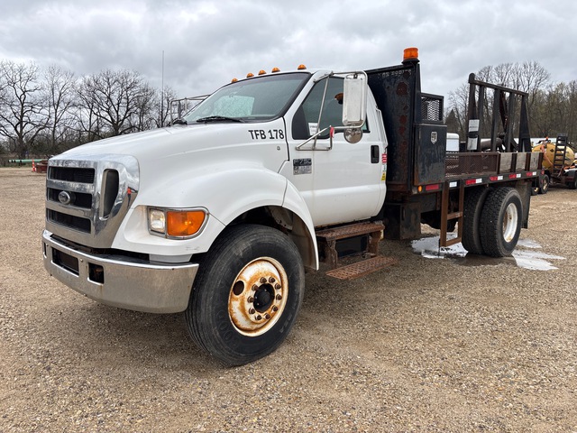 2006 Ford F-750 XL 4x2 Reel Truck 2006 Ford F-750 XL 4x2 Reel Truck