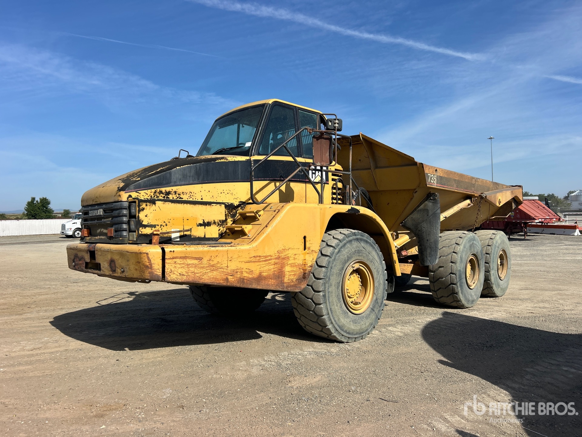 Photo of a 2003 Caterpillar 735
