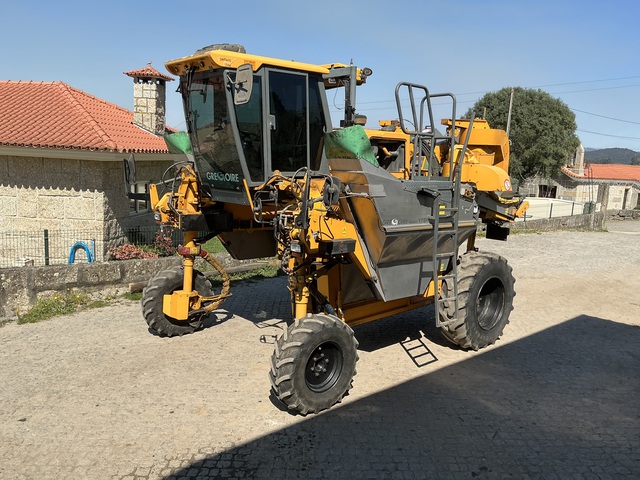2011 Gregoire G175VH Self-Propelled Grape Harvester