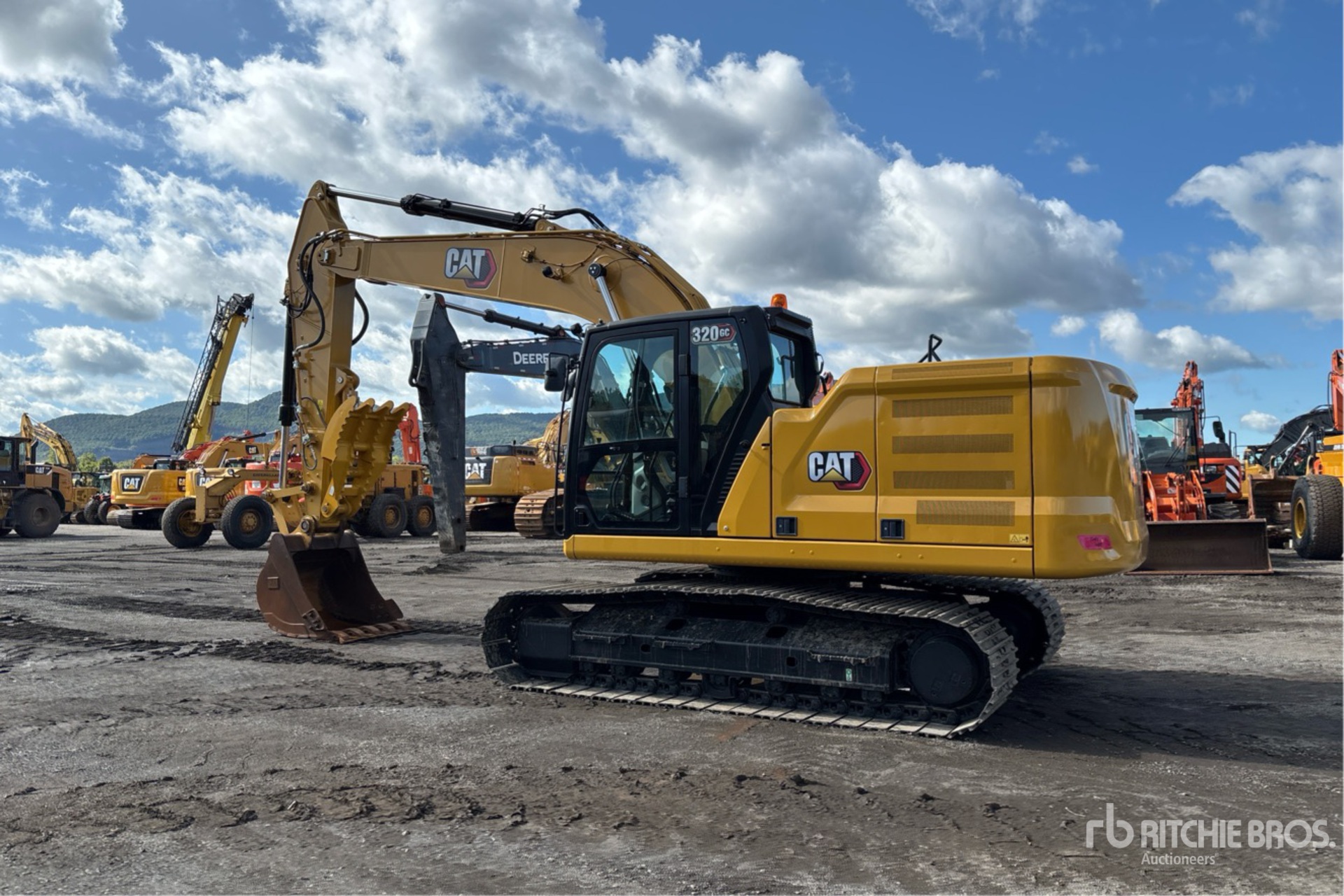 2022 Caterpillar 320GC