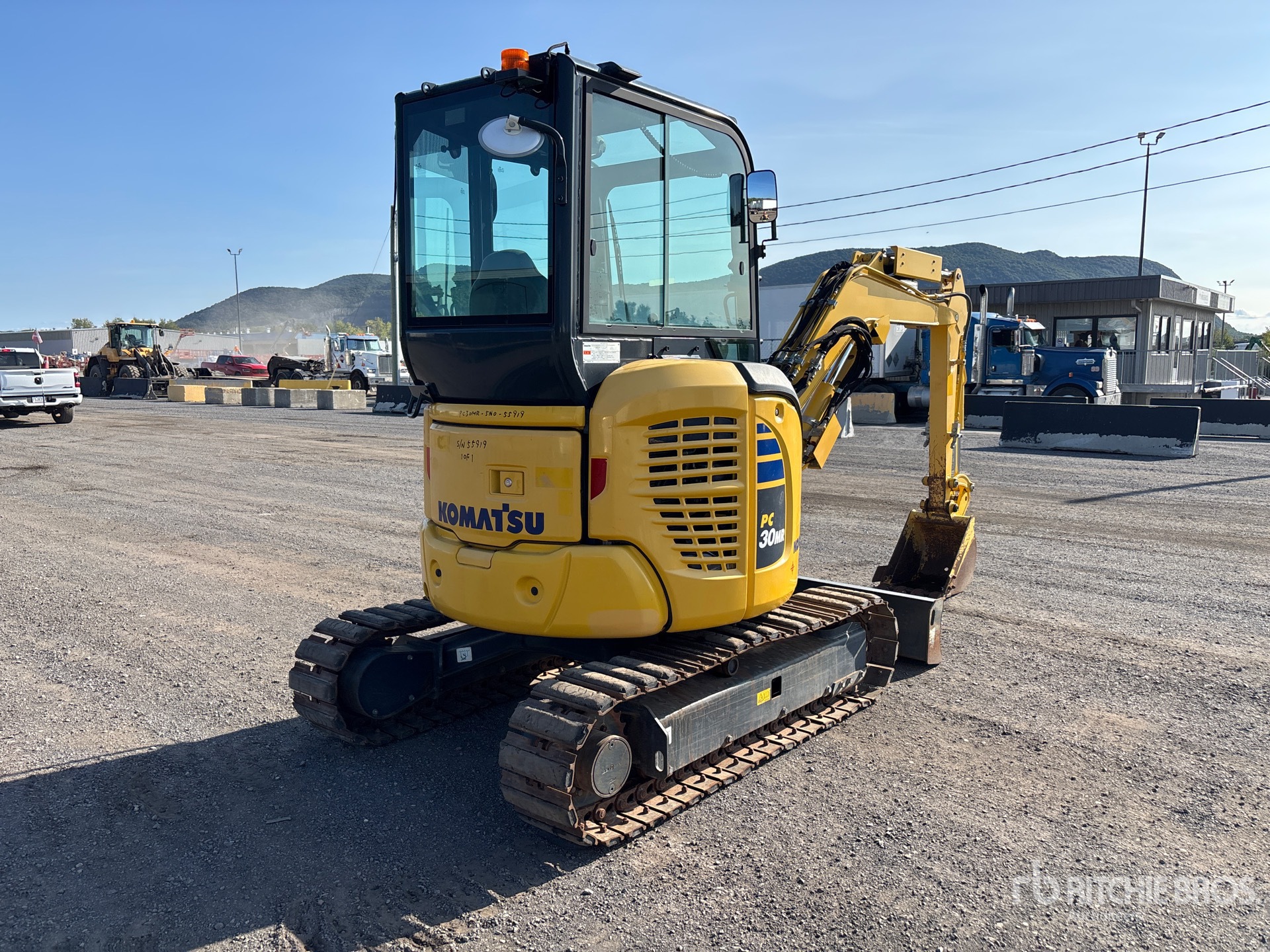 2020 Komatsu PC30MR-5NO