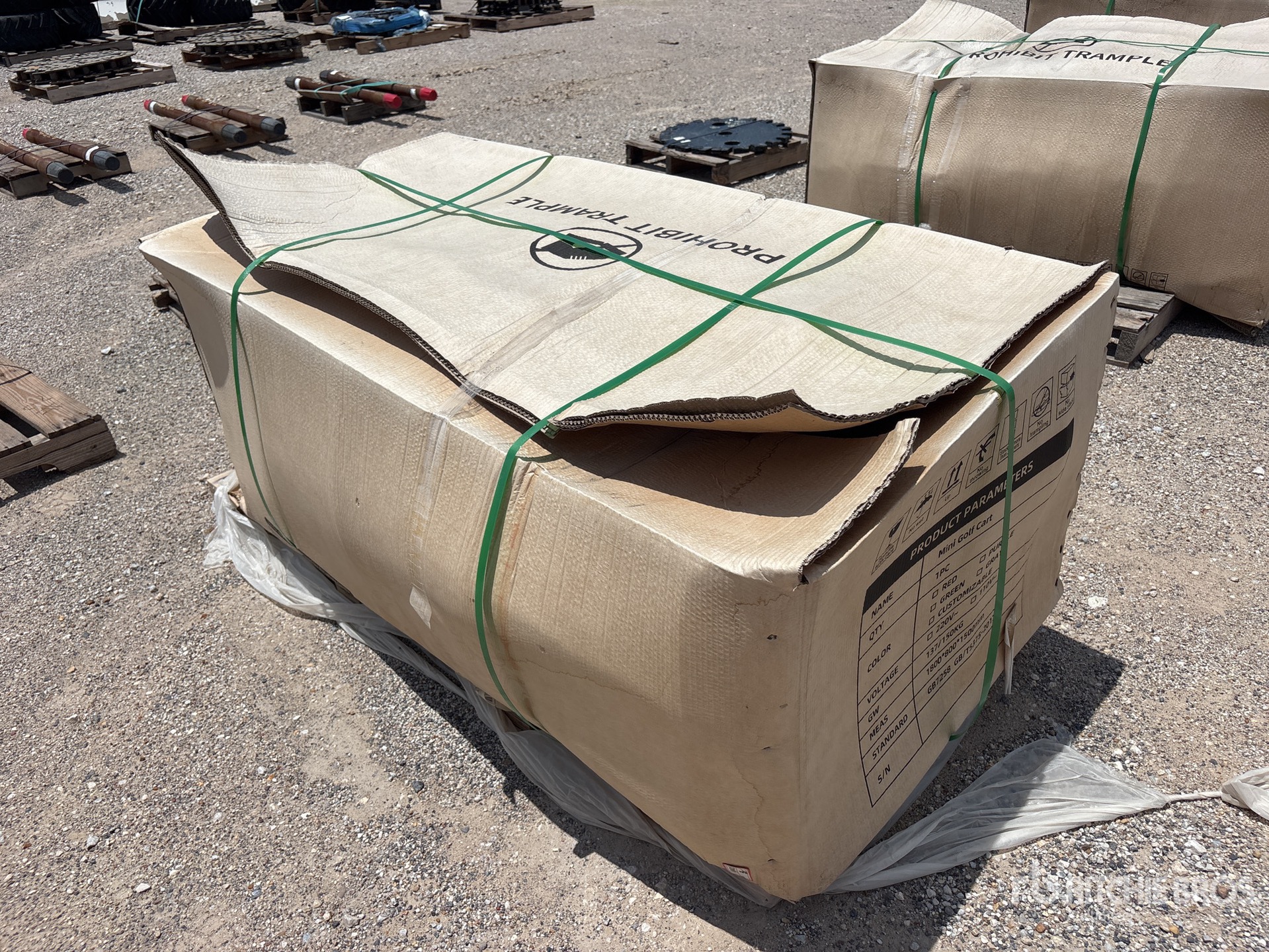 General Appearance with Picture, Right Rear Corner