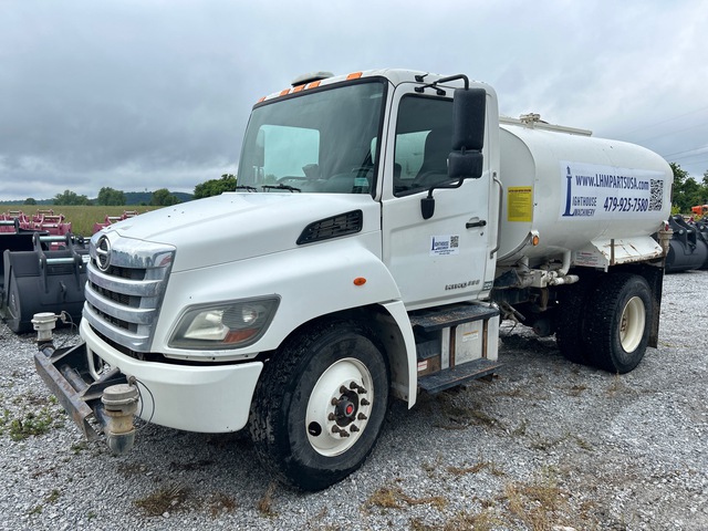 2019 Hino 338 4x2 Water Truck