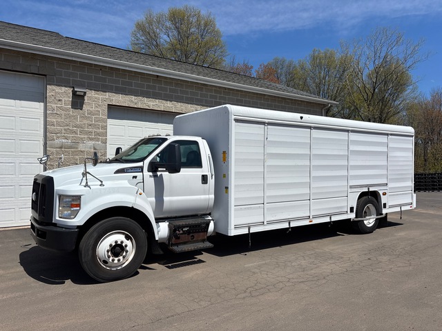 2017 Ford F-750 4x2 10 Bay Beverage Truck