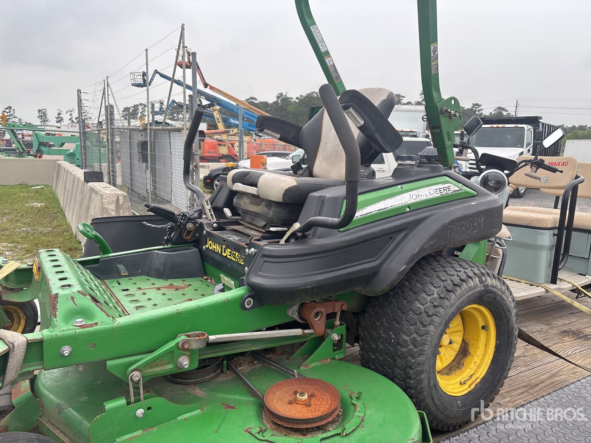 Photo of a  John Deere Z930M
