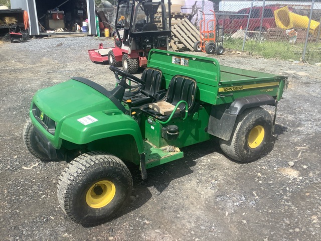 2014 John Deere Gator TS 4x2 Utility Vehicle 2014 John Deere Gator TS 4x2 Utility Vehicle