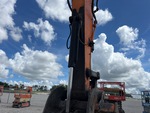 Hydraulics with Thumb Cylinder