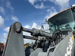 Hydraulics with Bucket Tilt Cylinders