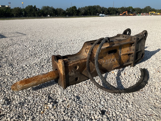 2017 Danda D&A 200V 26 in Hydraulic Breaker