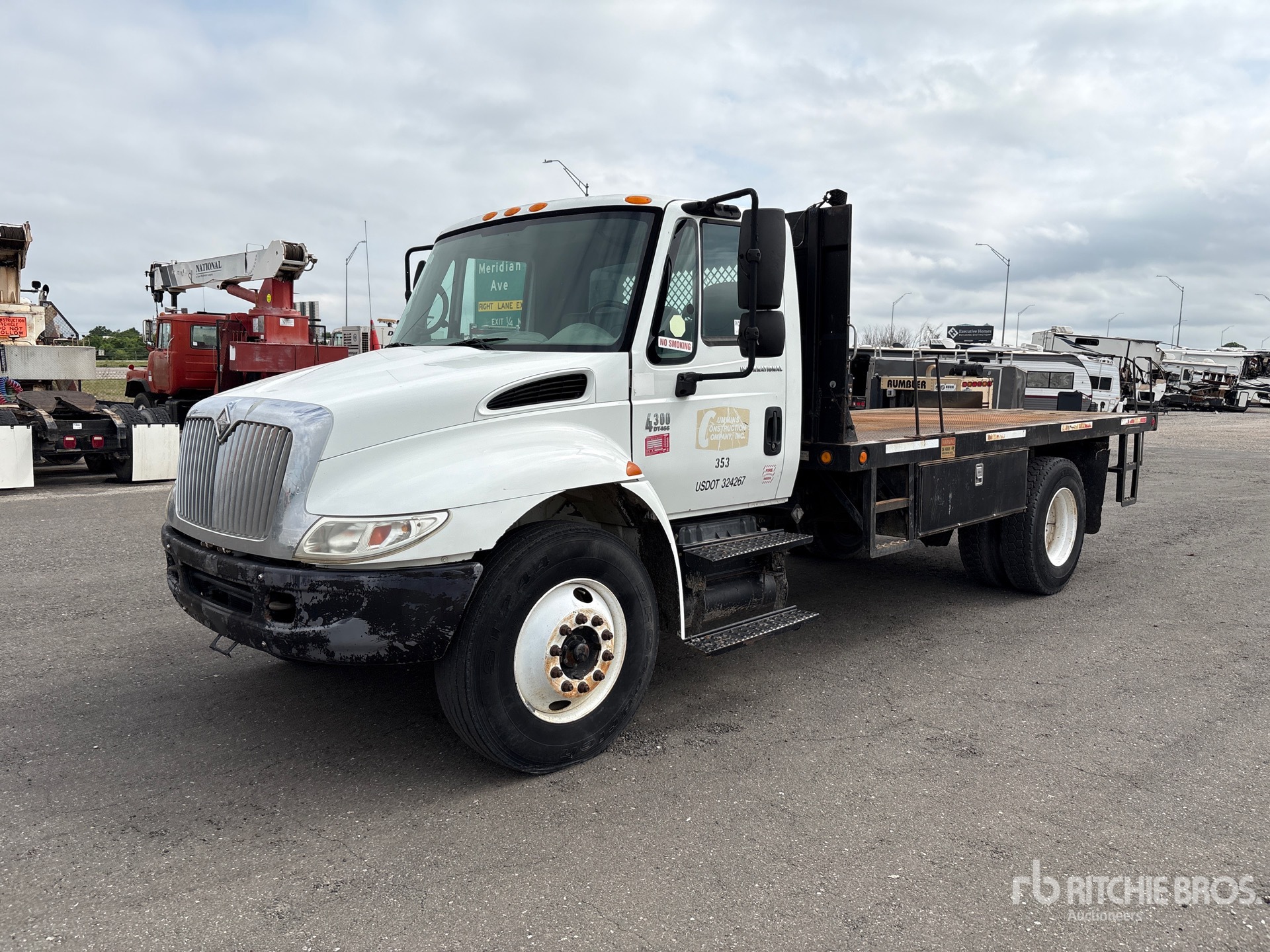 Photo of a 2005 International 4300