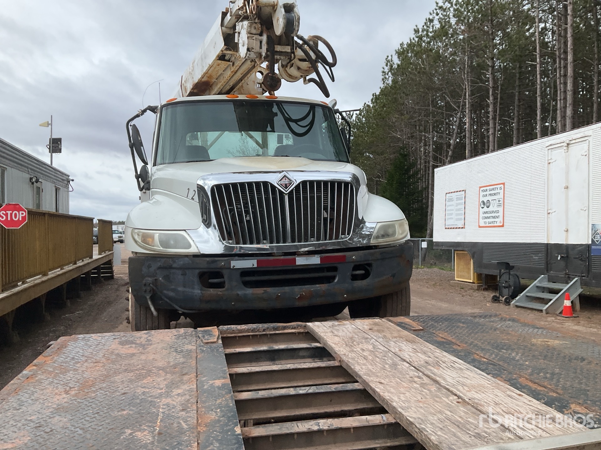 Photo of a 2005 International 4400