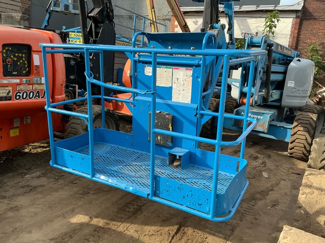 2006 Genie Z-45/25 4WD Diesel Articulating Boom Lift 2006 Genie Z-45/25 4WD Diesel Articulating Boom Lift