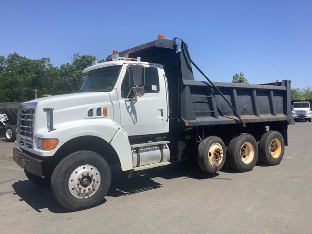 2004 Sterling LT8500 8x4 Tri/A Dump Truck 2004 Sterling LT8500 8x4 Tri/A Dump Truck