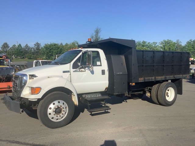 2005 Ford F-750 XLT 4x2 Dump Truck 2005 Ford F-750 XLT 4x2 Dump Truck