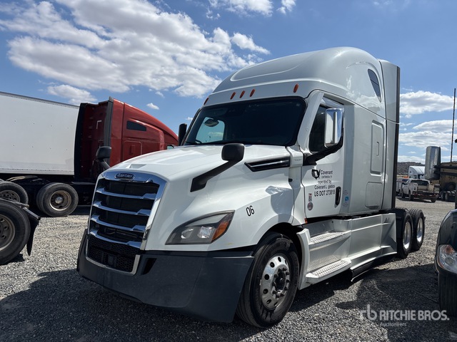 2020 Freightliner Cascadia 126 6x4 T/a Sleeper Truck Tractor