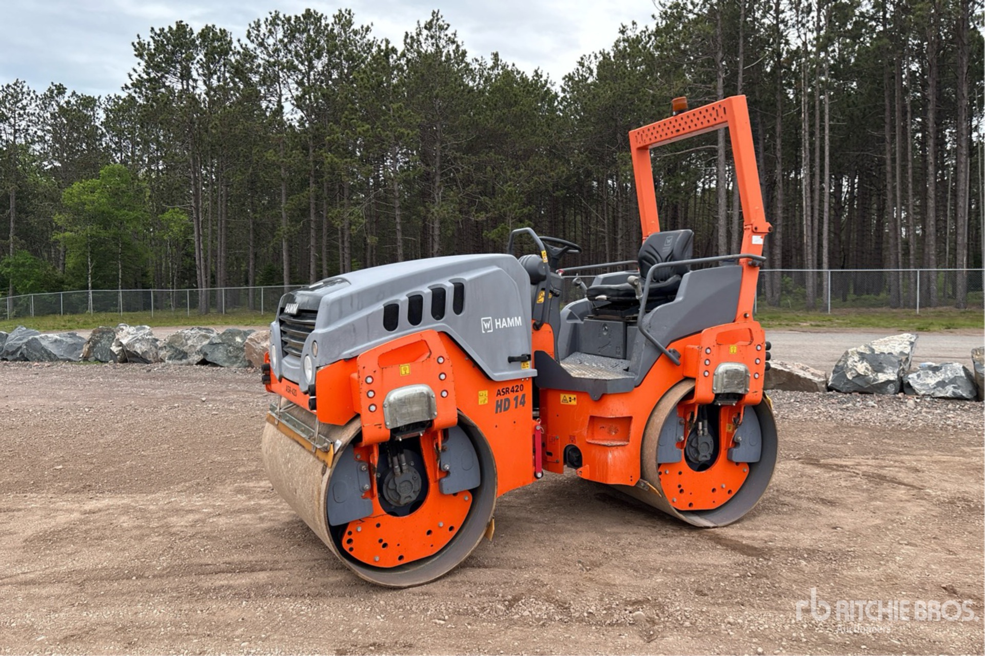 Photo of a 2017 Hamm HD14VV