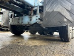 Underbody with Non-Driven Drop Axle (1)