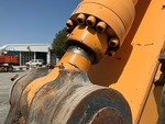 Hydraulics with Bucket Cylinder