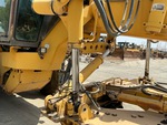 Hydraulics with Saddle Positioning Cylinder