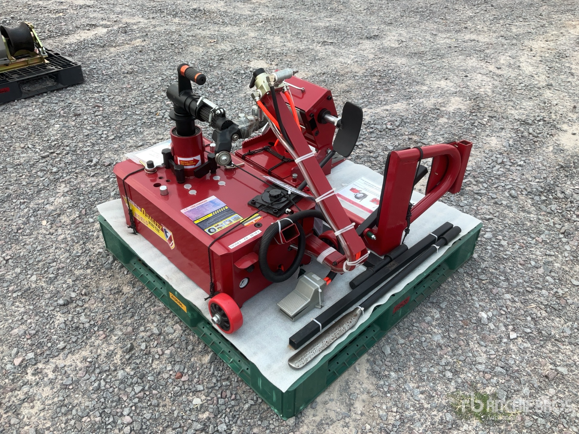 General Appearance with Picture, Right Rear Corner