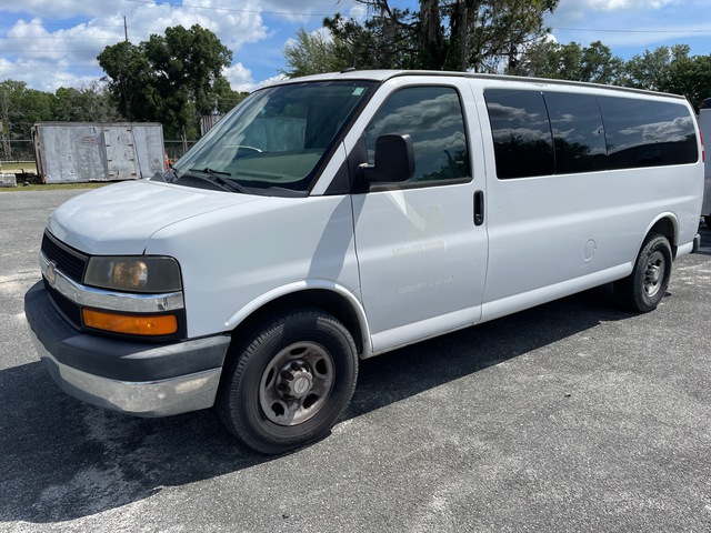 2013 Chevrolet Express 3500 12 Passenger Van