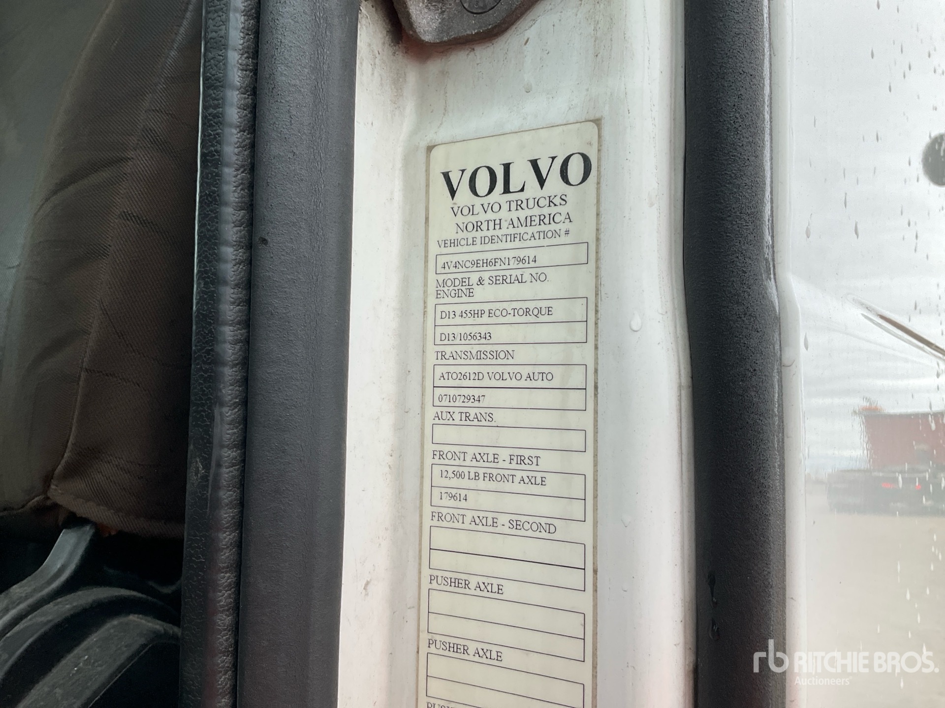 Photo of a 2015 Volvo VNL