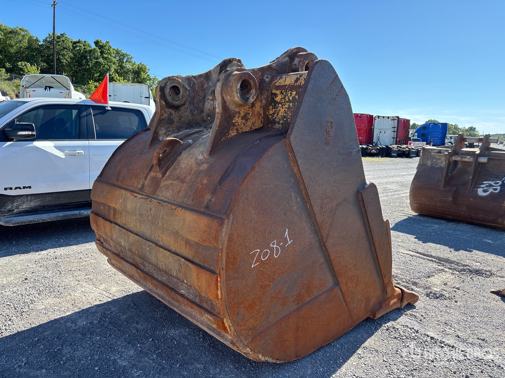 General Appearance with Picture, Right Rear Corner